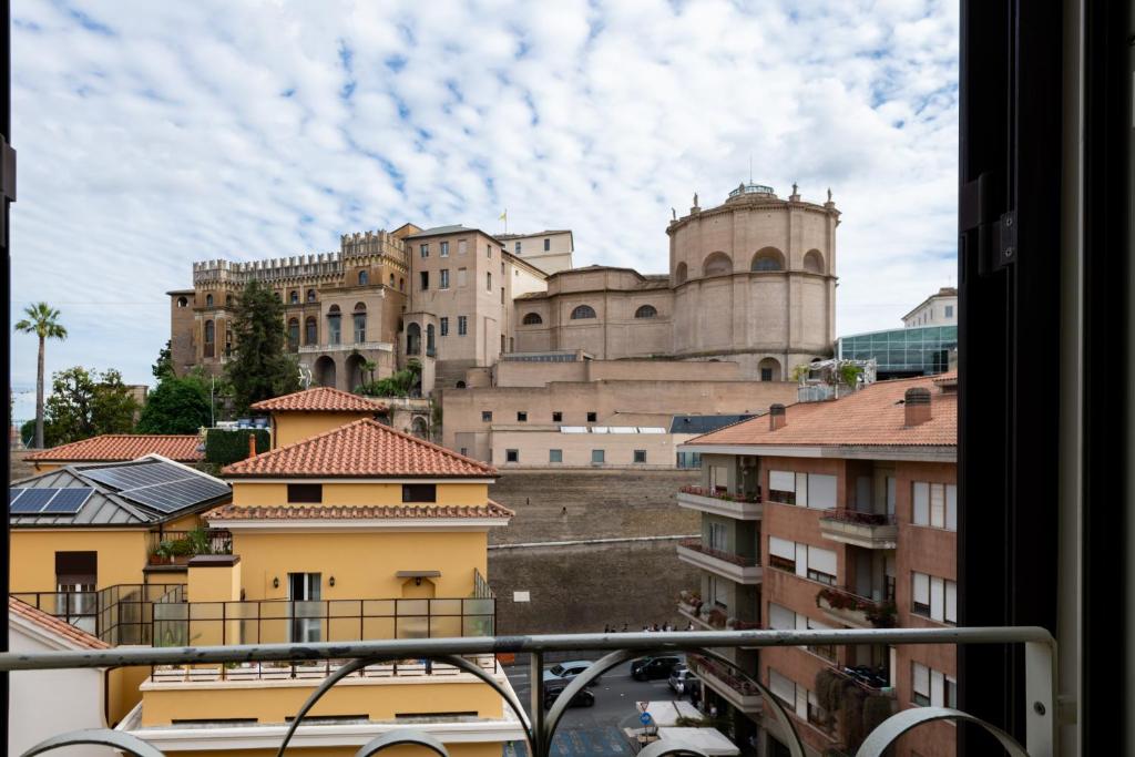 Sistine Chapel View Rooms Check-in From 3 Pm To 10 Pm, Roma