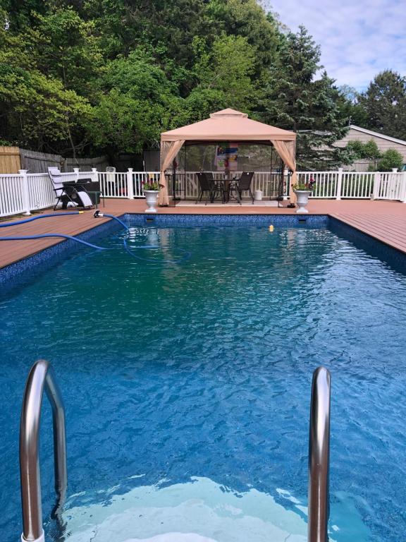 A sweet suite, Westhampton Beach