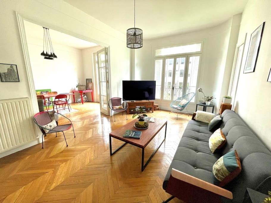 Appartement familial typiquement parisien - 1