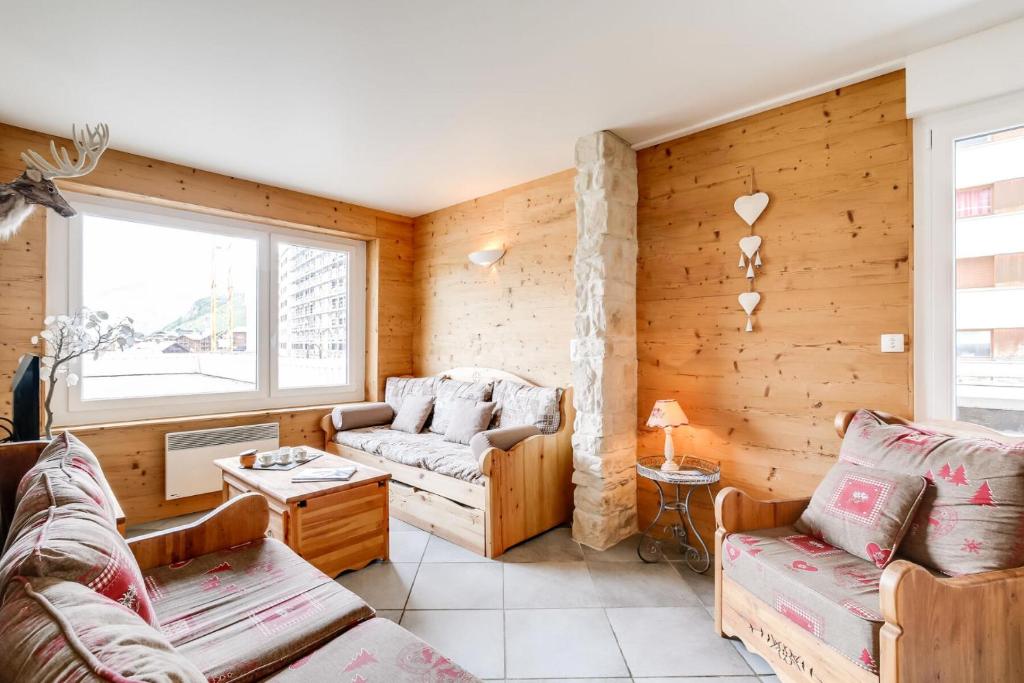 Résidence Le Bec Rouge - Appartement de charme 3 pièces 8 personnes à Tignes au pied des pistes et proche des commerces dans le quartier du Lac. Vue impr MAE-1681 - 2
