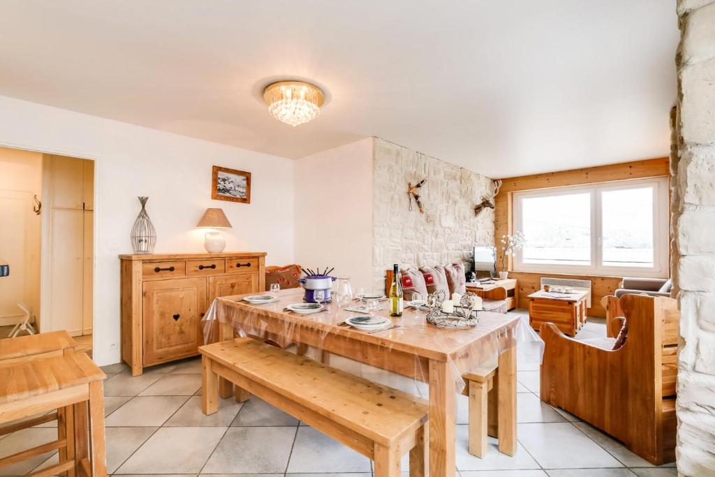 Résidence Le Bec Rouge - Appartement de charme 3 pièces 8 personnes à Tignes au pied des pistes et proche des commerces dans le quartier du Lac. Vue impr MAE-1681 - 3