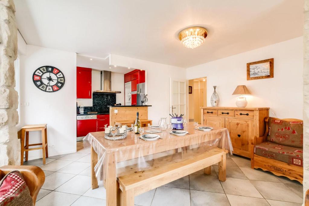 Résidence Le Bec Rouge - Appartement de charme 3 pièces 8 personnes à Tignes au pied des pistes et proche des commerces dans le quartier du Lac. Vue impr MAE-1681 - 4