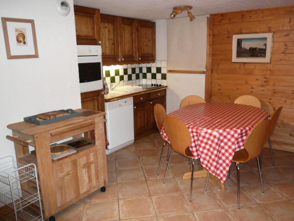 Résidence Fermes De Meribel G - Agréable appartement 3 pièces 6 personnes à Méribel Village proche des pistes et des commerces de Méribel Village MAE-1882 - 2