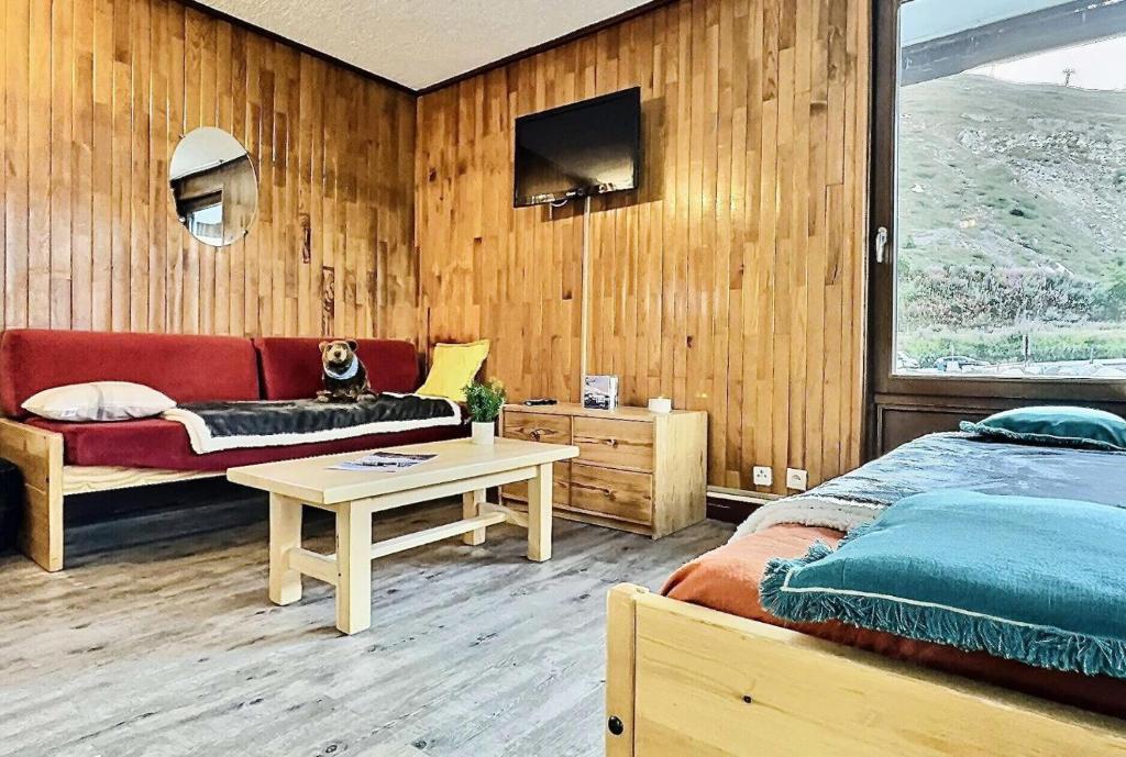 Résidence Grand Tichot B2 - Appartement 2 pièces 5 personnes à Tignes proche des pistes et des commerces dans le quartier du Val Claret. Appartement situé MAE-2055 - 2