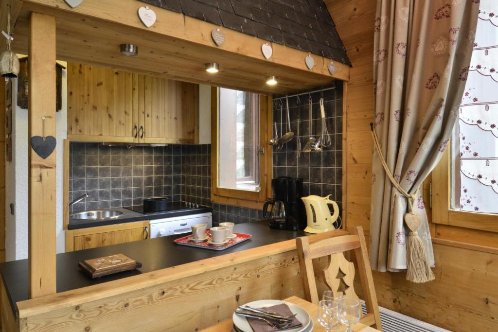Résidence Pierre De Soleil - Appartement chaleureux et rénové · Skis aux pieds MAE-3575 - 2