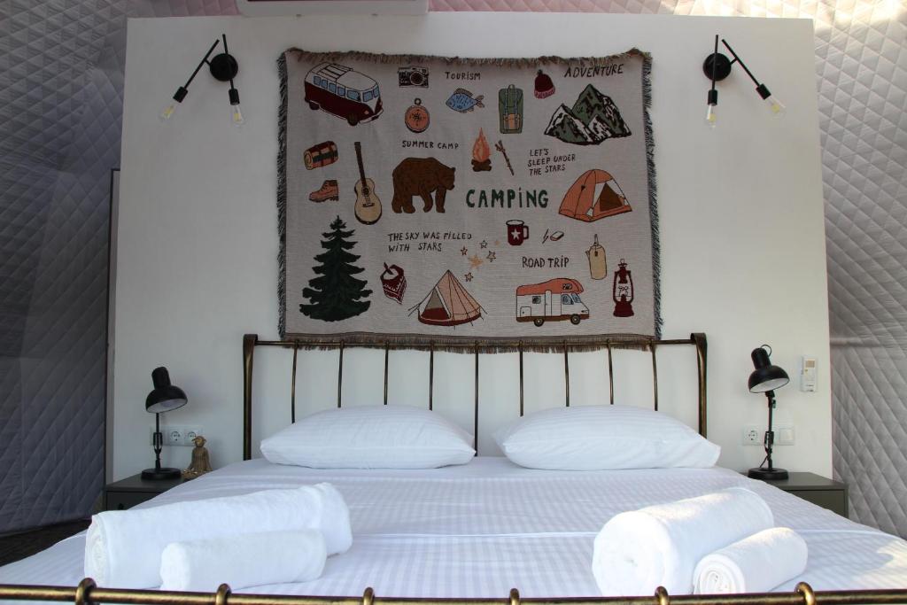 Mandarina - Starlight Tent, Qorolist'avi