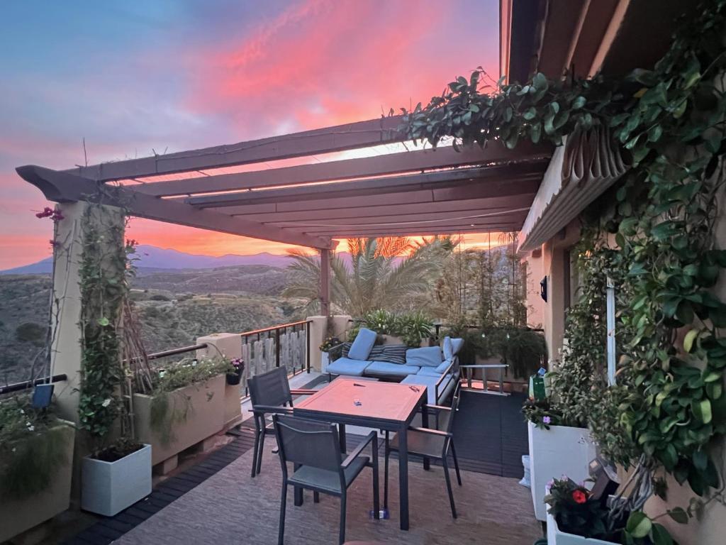 Quartiers Marbella Penthouse in Hacienda Cifuentes Benahavis - 3
