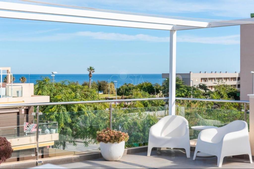 LUXURY APT with SEAVIEW ROOF NEAR THE BEACH, La Horadada