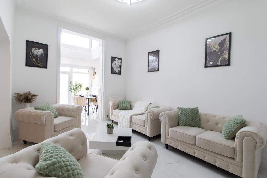 Open Mind Property - HotTub, 8 Beds & 2 Car Spaces, Portsmouth