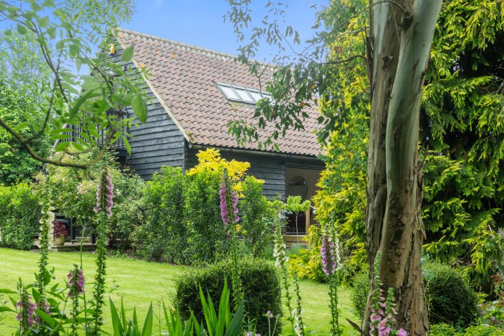 Attractive 2 storey, 2 bedroom barn in Long Melford, Long Melford