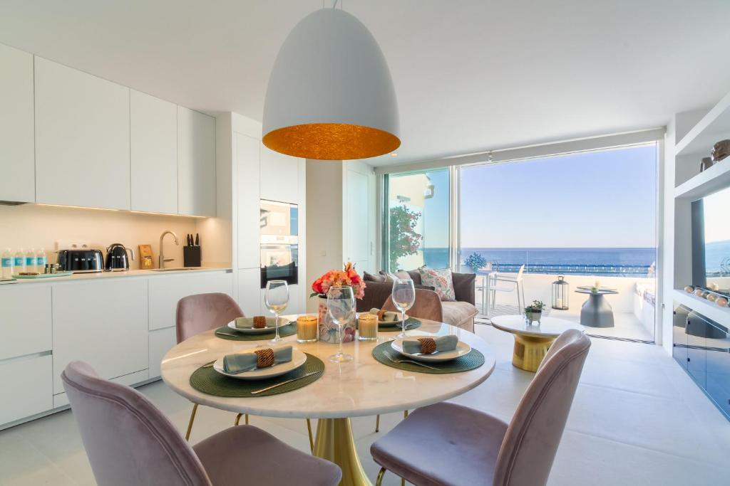 MARBELLA BANUS SUITES - Brand New and Exclusive Banus Port Seafront Flat - 2