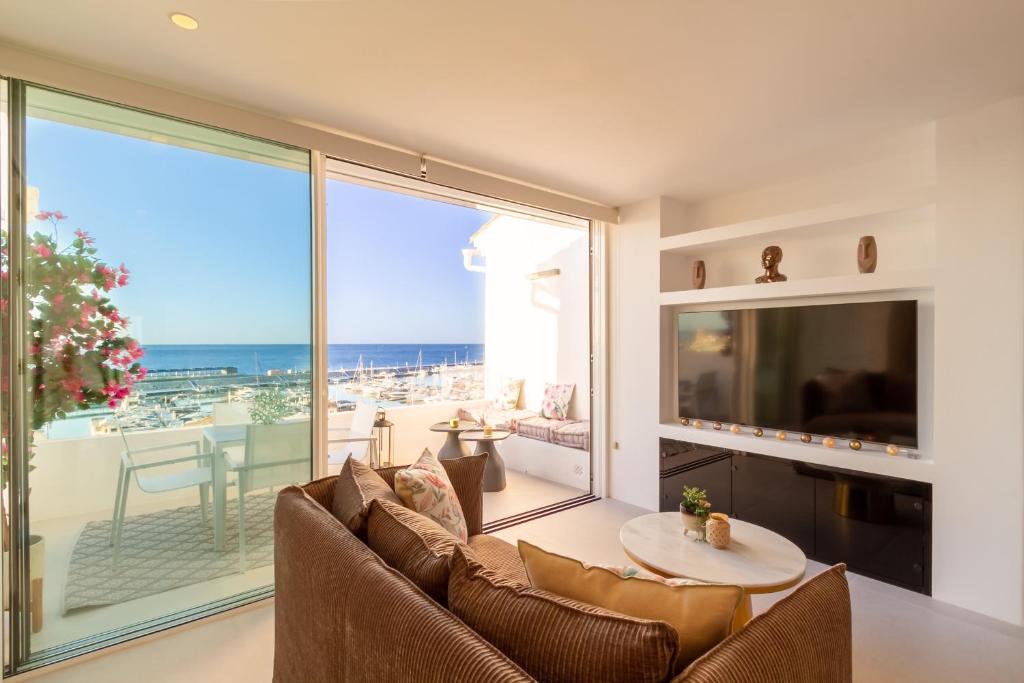 MARBELLA BANUS SUITES - Brand New and Exclusive Banus Port Seafront Flat - 5