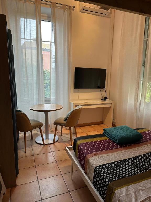 STUDIO dans Villa à Nice Ouest - 4