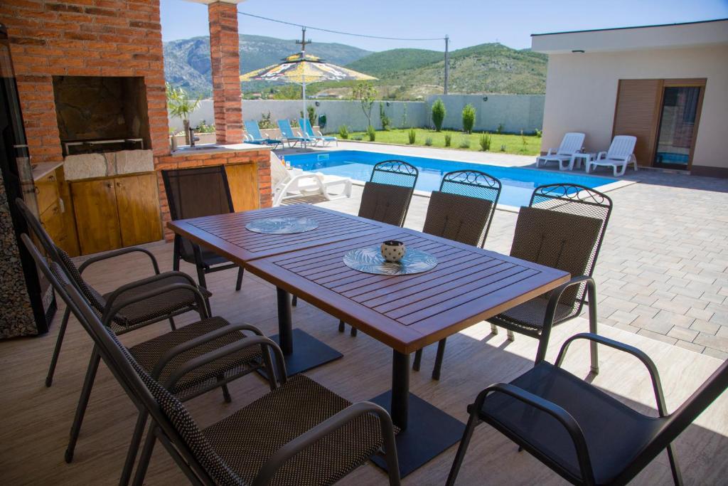 Luxury Villa G Residency - 5