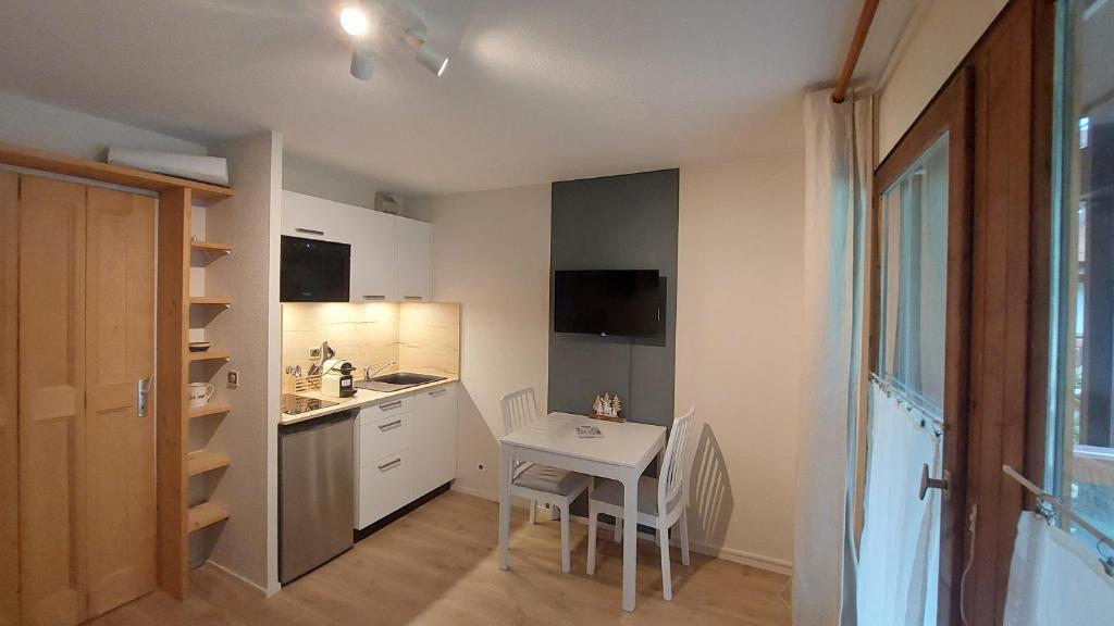 Studio au pied des remontées/wifi/smart TV/parking - 1