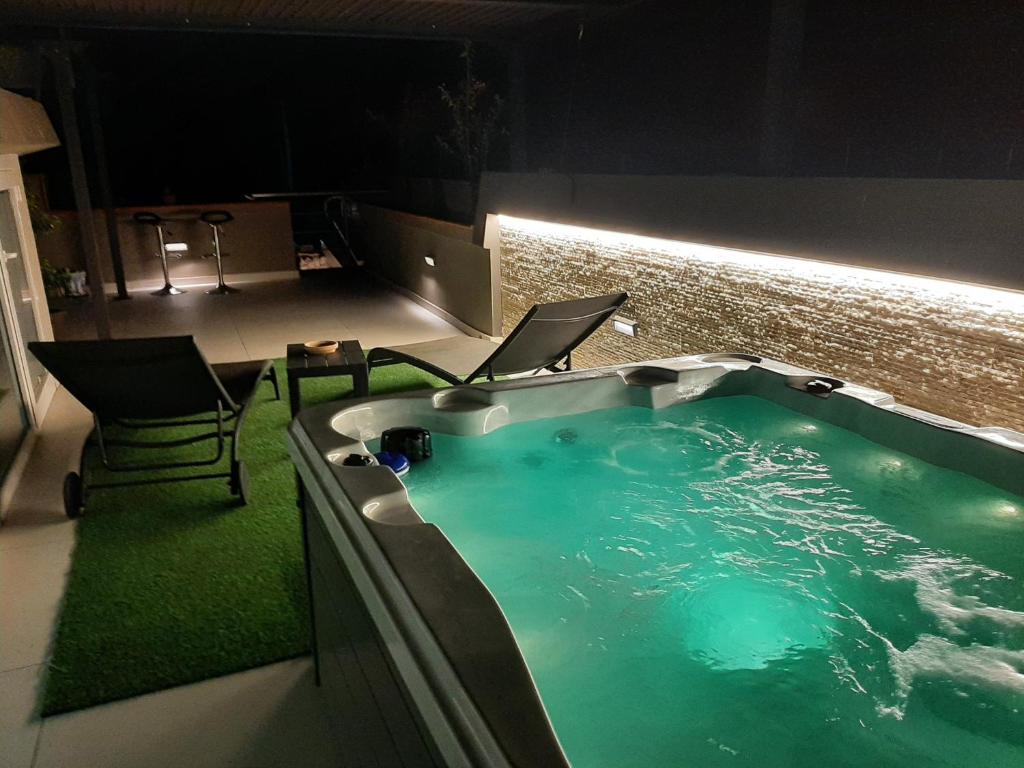 Villa Tea con piscina a pochi passi dal mare - 5