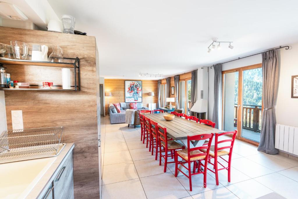 Large private chalet in Vaujany - 3
