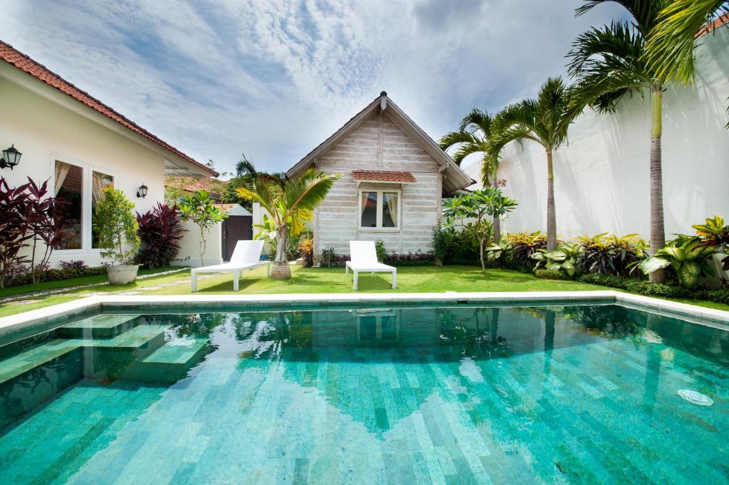 Green Garden Seminyak Villa photo