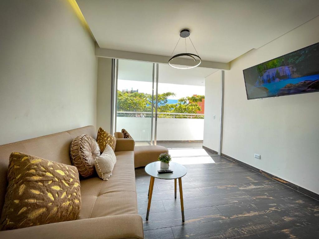 Apt luxe laurles estadio 3alcobas, Медельин