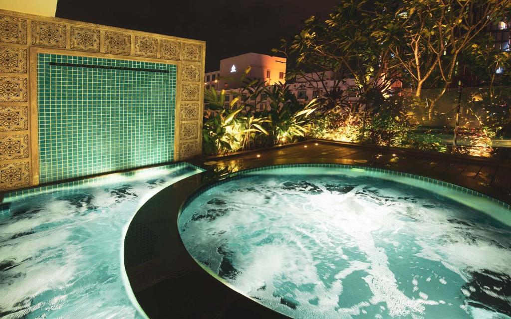 Swimming pool