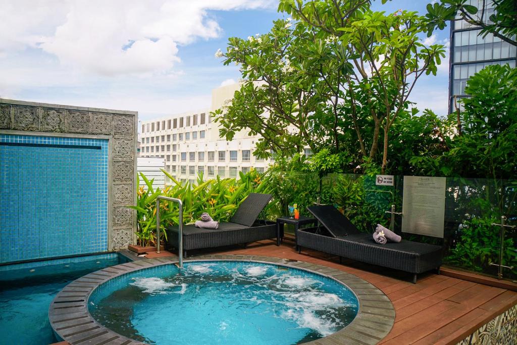 สระว่ายน้ำ