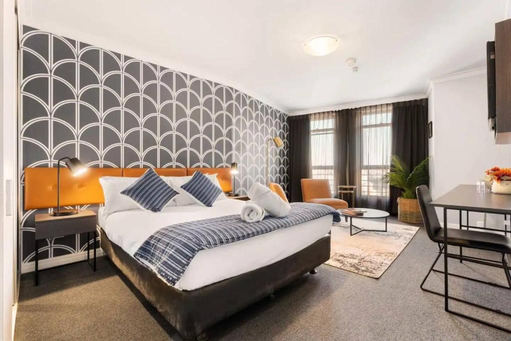 KozyGuru | Sydney CBD | Vibrant City Studio, Sydney