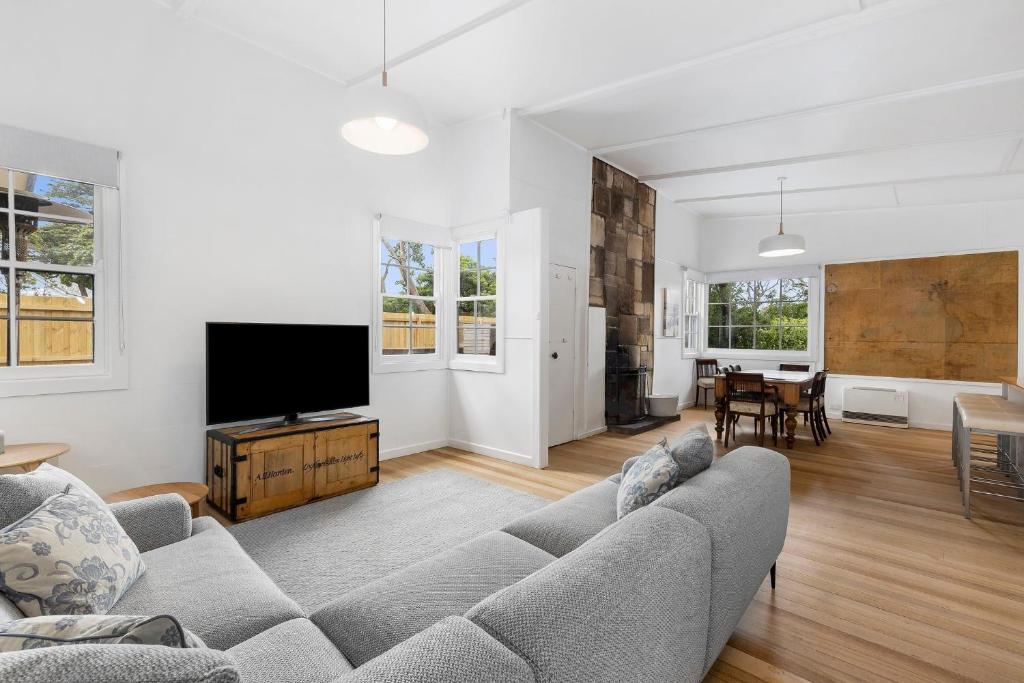 LOCHABER at Lonsdale, Point Lonsdale