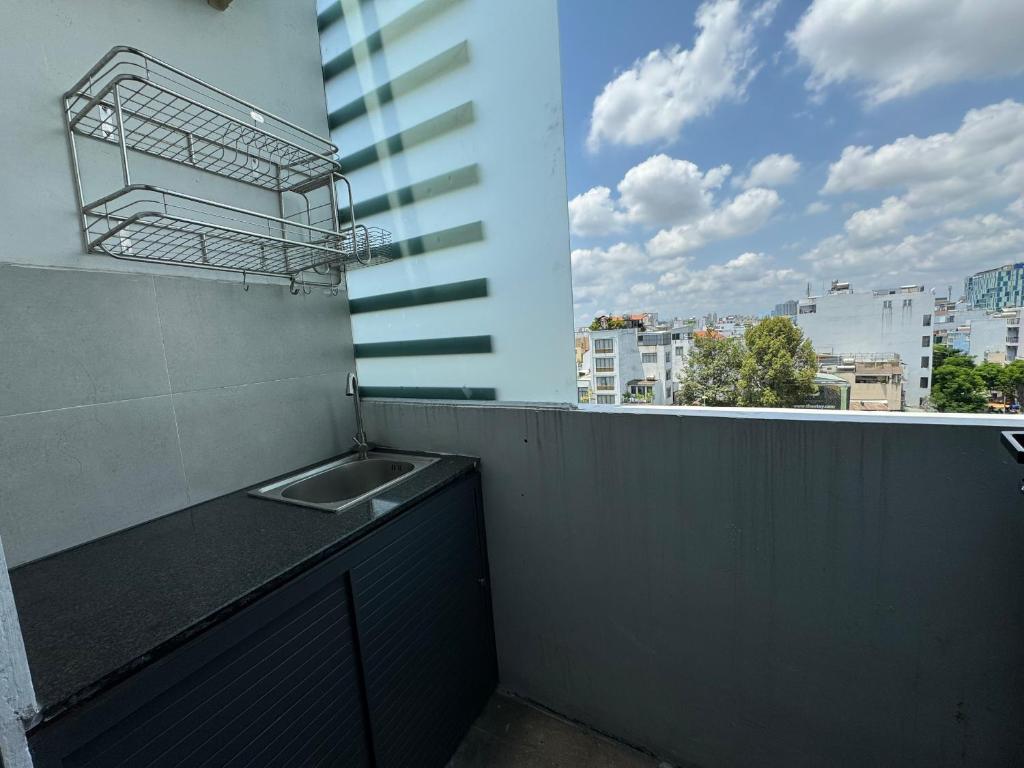 迪勒克斯西贡公寓 (DLux Saigon Condo)