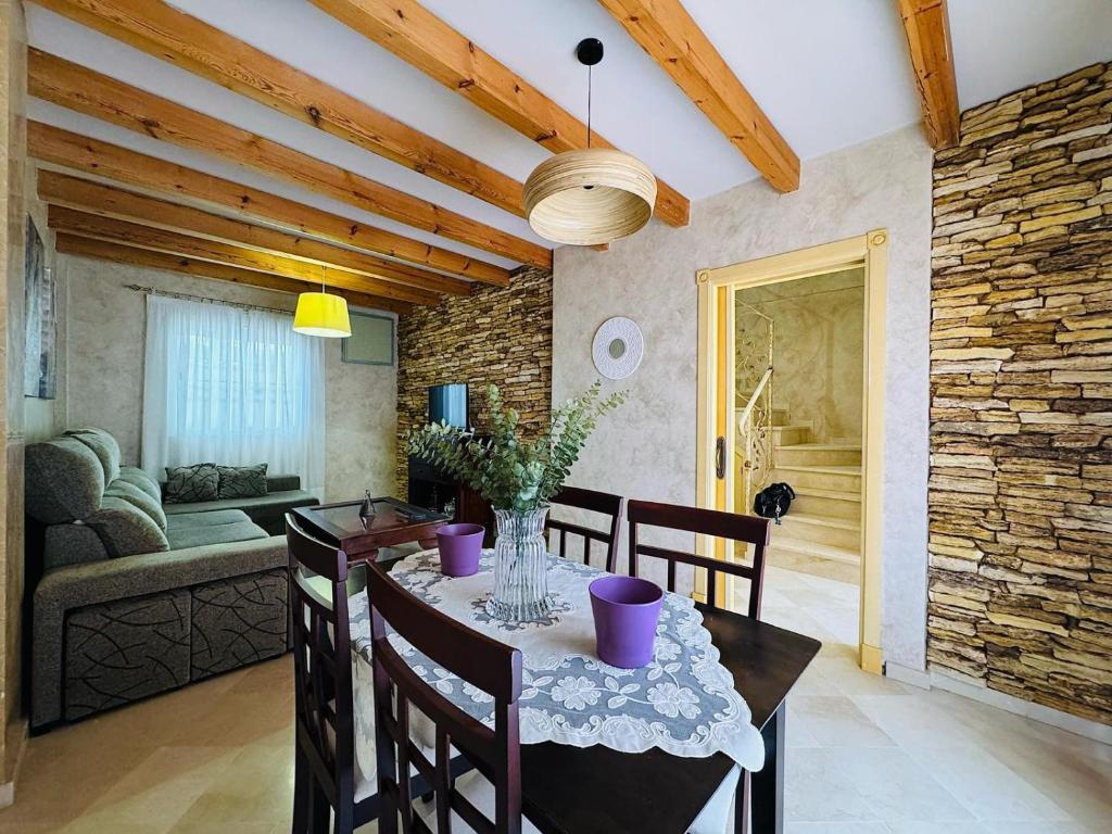 Casa Familiar- Residencial Solmar - 5