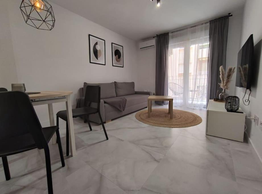 Casa Black & White - 3