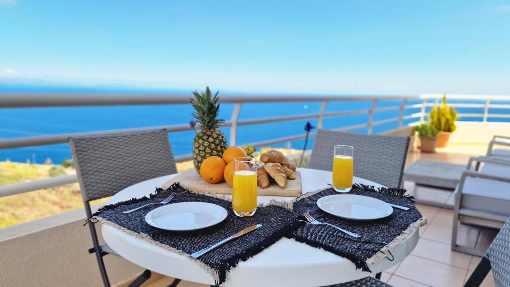 The Atlantic Lookout by LovelyStay, Caniço