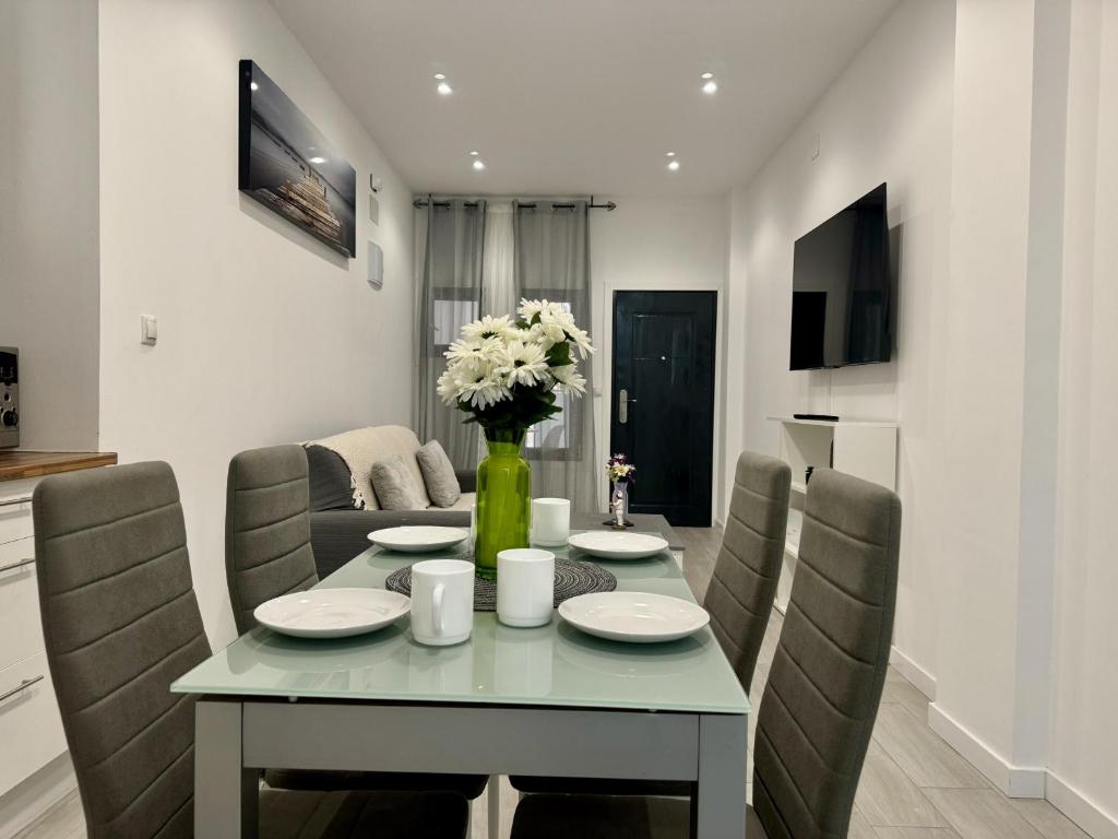 Alcala Galiano 81 by United Renters - 2