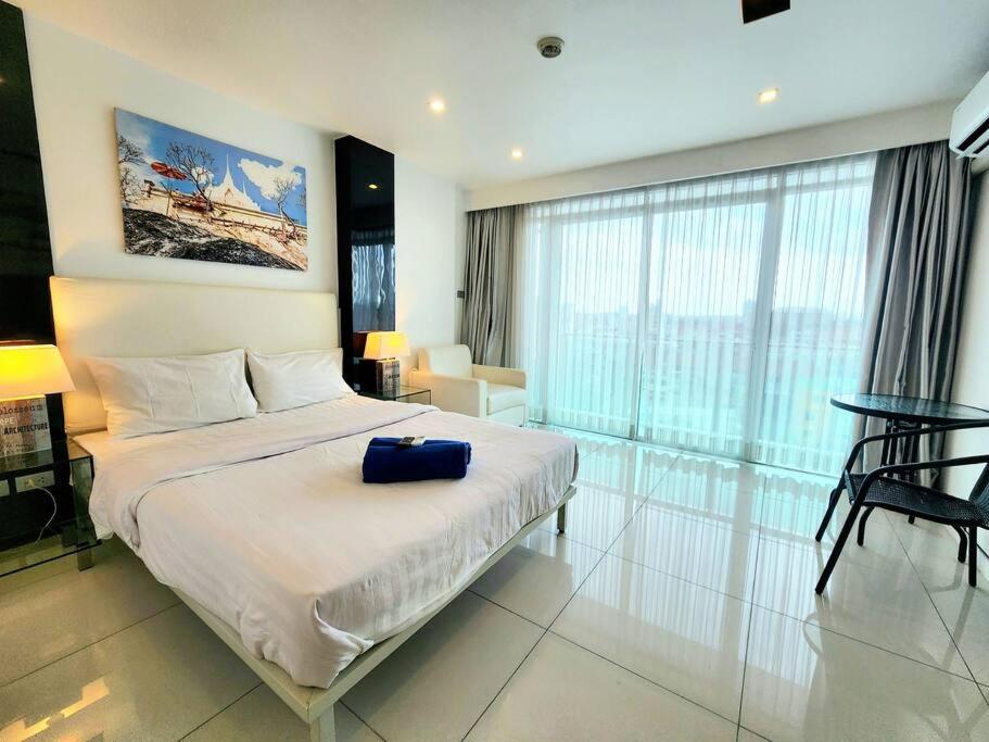 Modern apartment in downtown, Pattaya Central