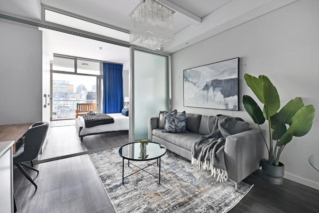 Yaya - Modern Apartment with City, Ocean & Mountain views!, Kapské Město