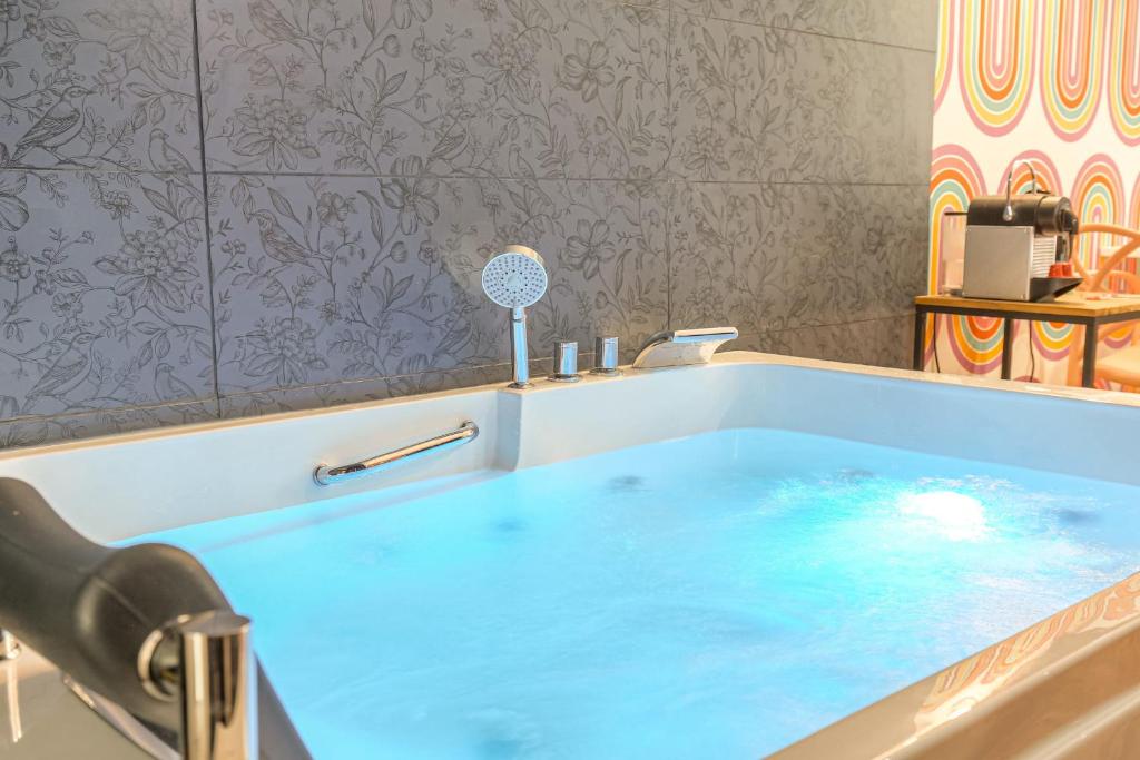 Design et Pop avec balnéo, Lyon