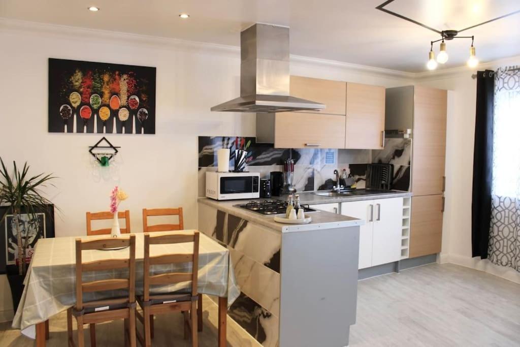 Bowery Apartment - 2 bedroom, Dagenham