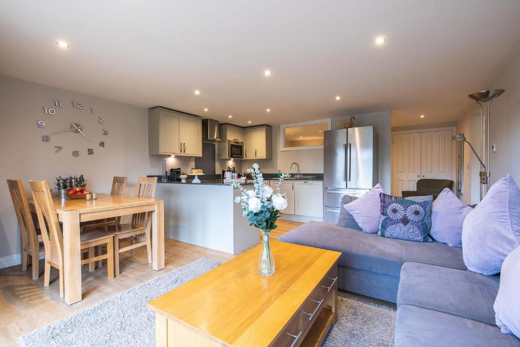 Warbler Lodge, Droitwich