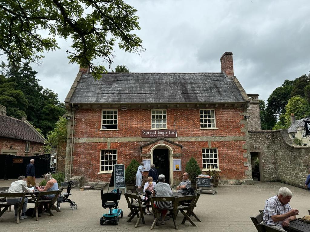 Spread Eagle Inn, Stourton