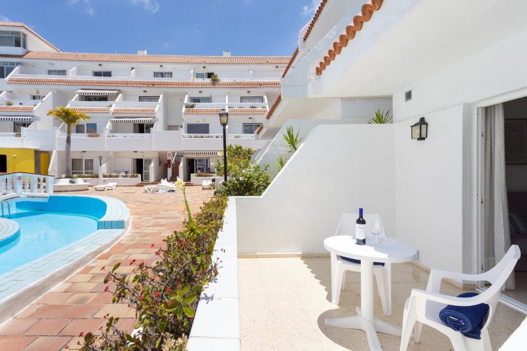 Home2Book Cute Apt, Pool & Terrace Las Américas - 4