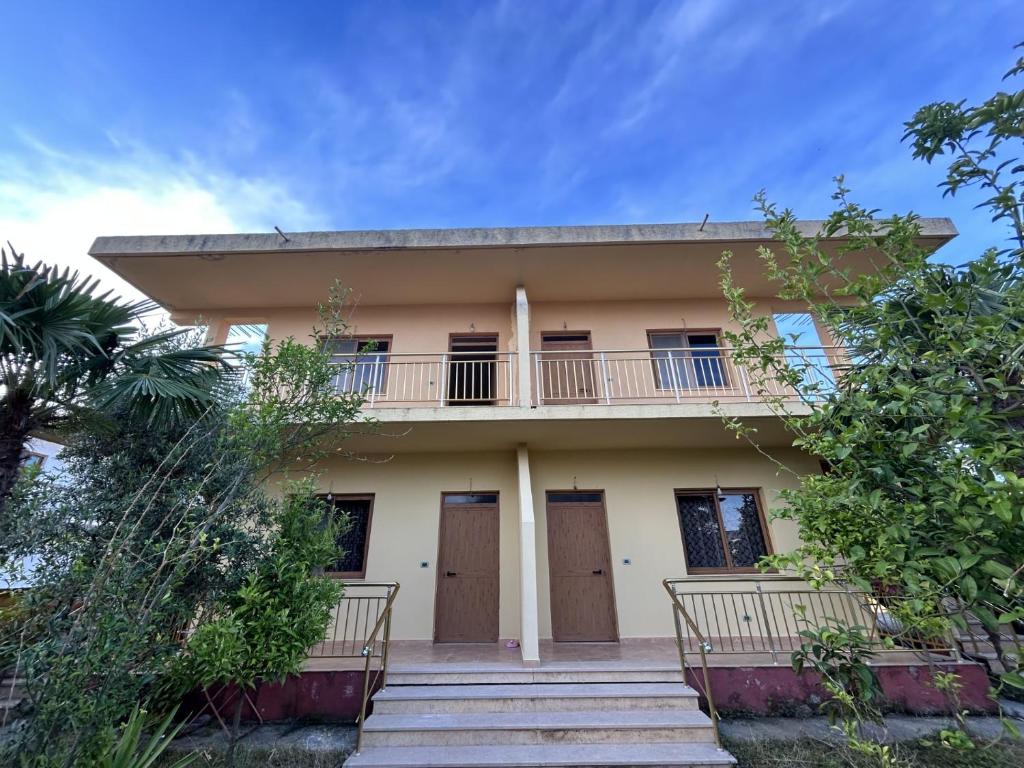 Sol house, Velipojë