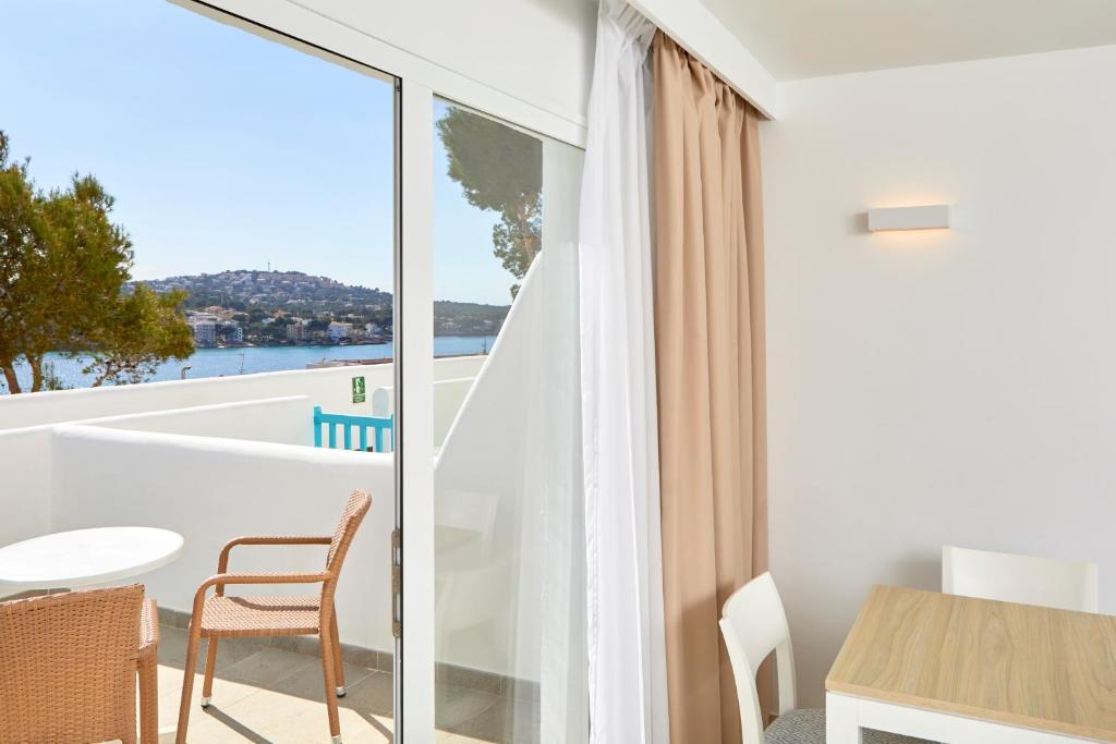 Sun Beach — Hotel rooms in Santa Ponca, Balearic Islands