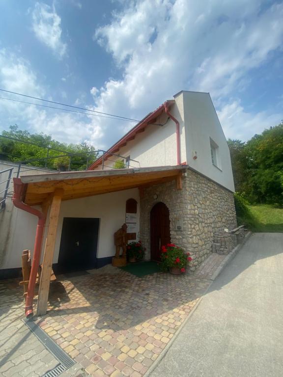 Borház, Dédestapolcsány