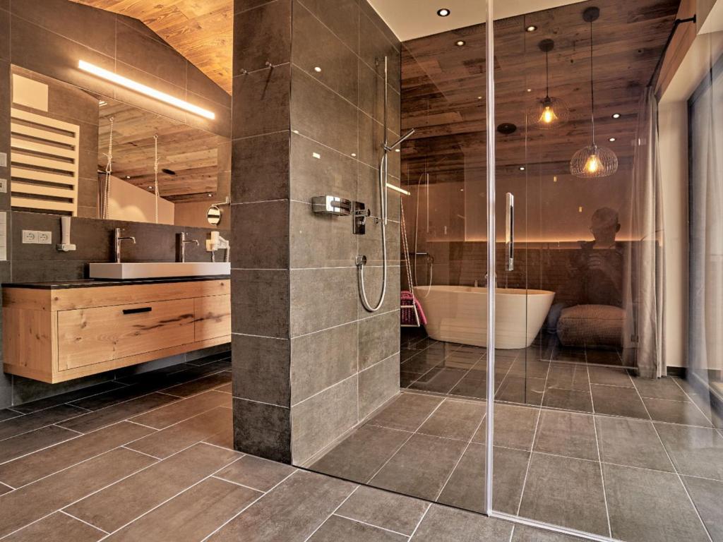 Holiday Home Bergsteiger - Chalet by Interhome - 5