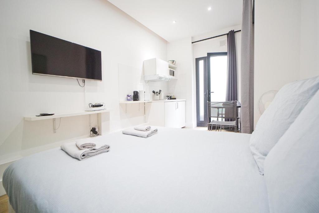 LOVELY PARISIAN APARTMENT - 4