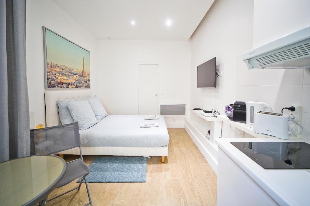 LOVELY PARISIAN APARTMENT - 3