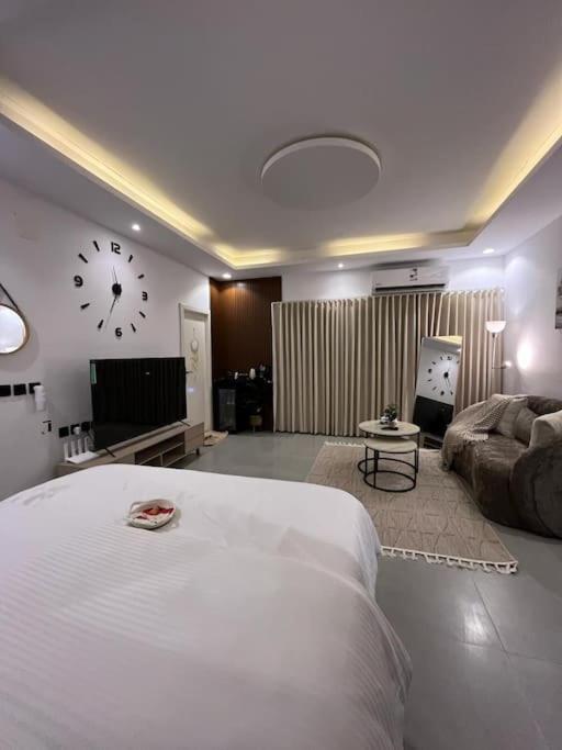 استديو بموقع مميز Self-entry, Rijád