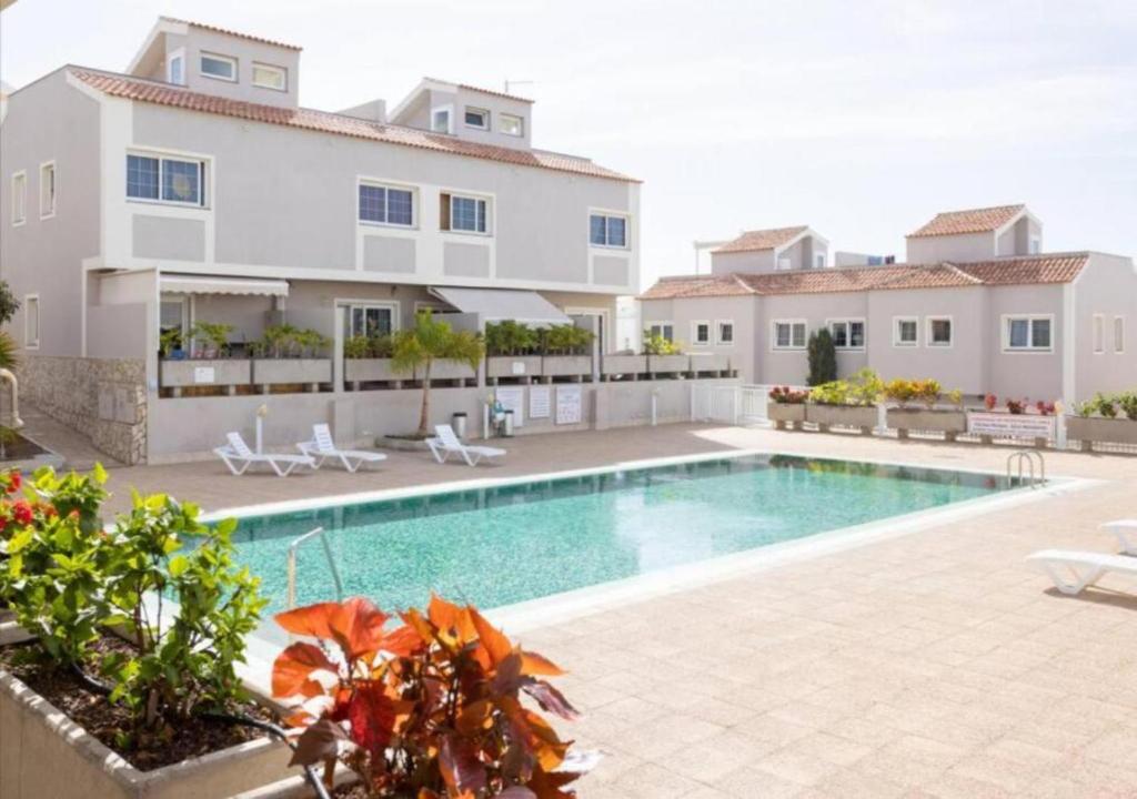 Townhouse with pool and sea view in Callao Salvaje - 1