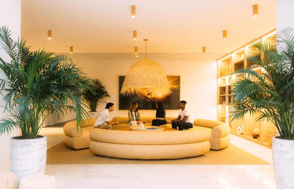 Flow Hotel Fort Lauderdale — Hotel rooms in Fort Lauderdale, Florida