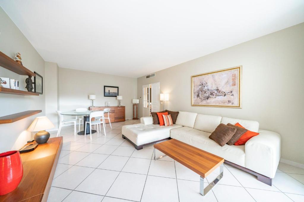 Jardin Florian, 8/10 rue Victor Cousin, Cannes - 3