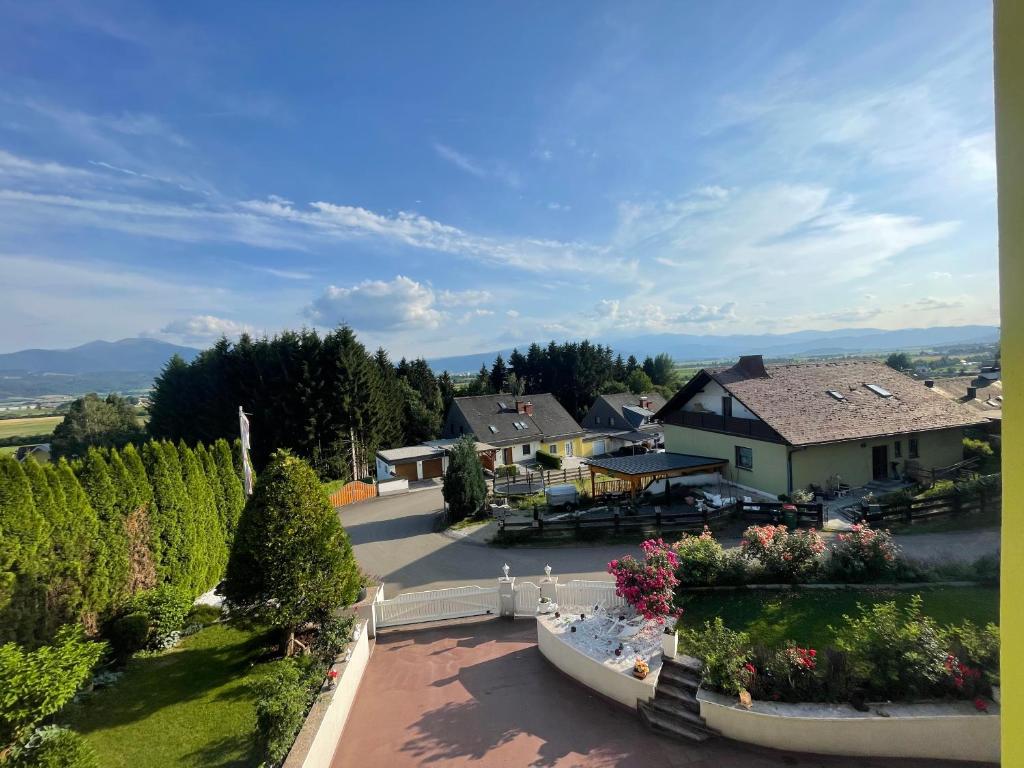 Apartments in elegant Villa am Red Bull Ring in Spielberg - 2